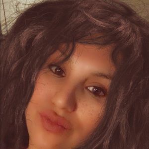 Meet your Posher, Yolanda